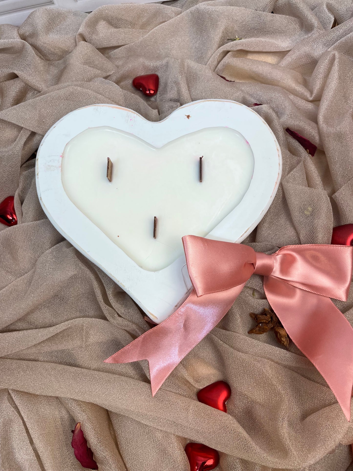 Heart on Fire – Three-Wick Soy Wax Candle in White Wooden Dough Bowl | Mixed Berry Romance